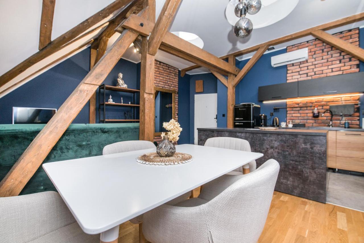 Uroczy Apartament Gliwice Bagian luar foto